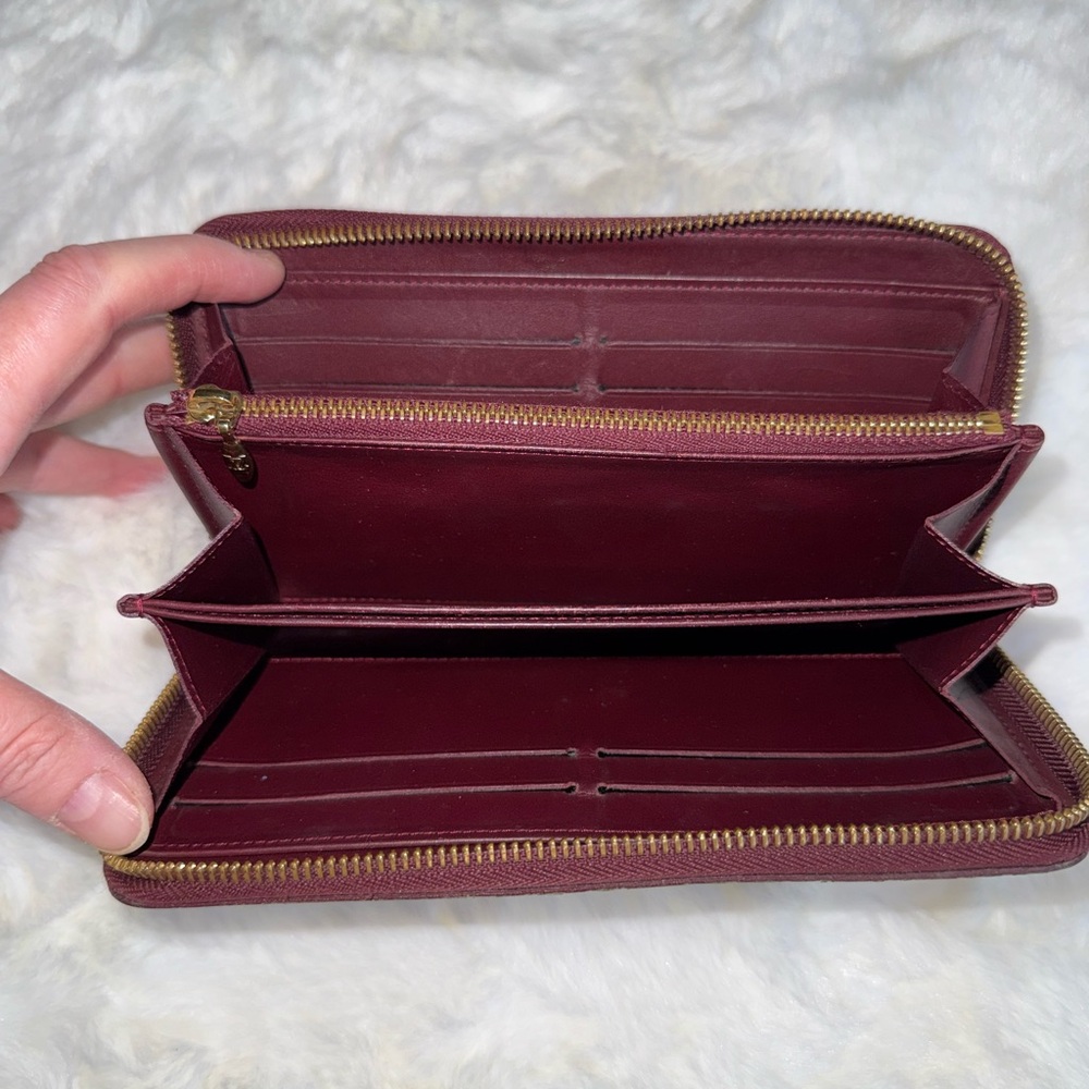 Louis Vuitton Vernis Amarante Patent Leather Zip Around Wallet - Picture 9 of 14
